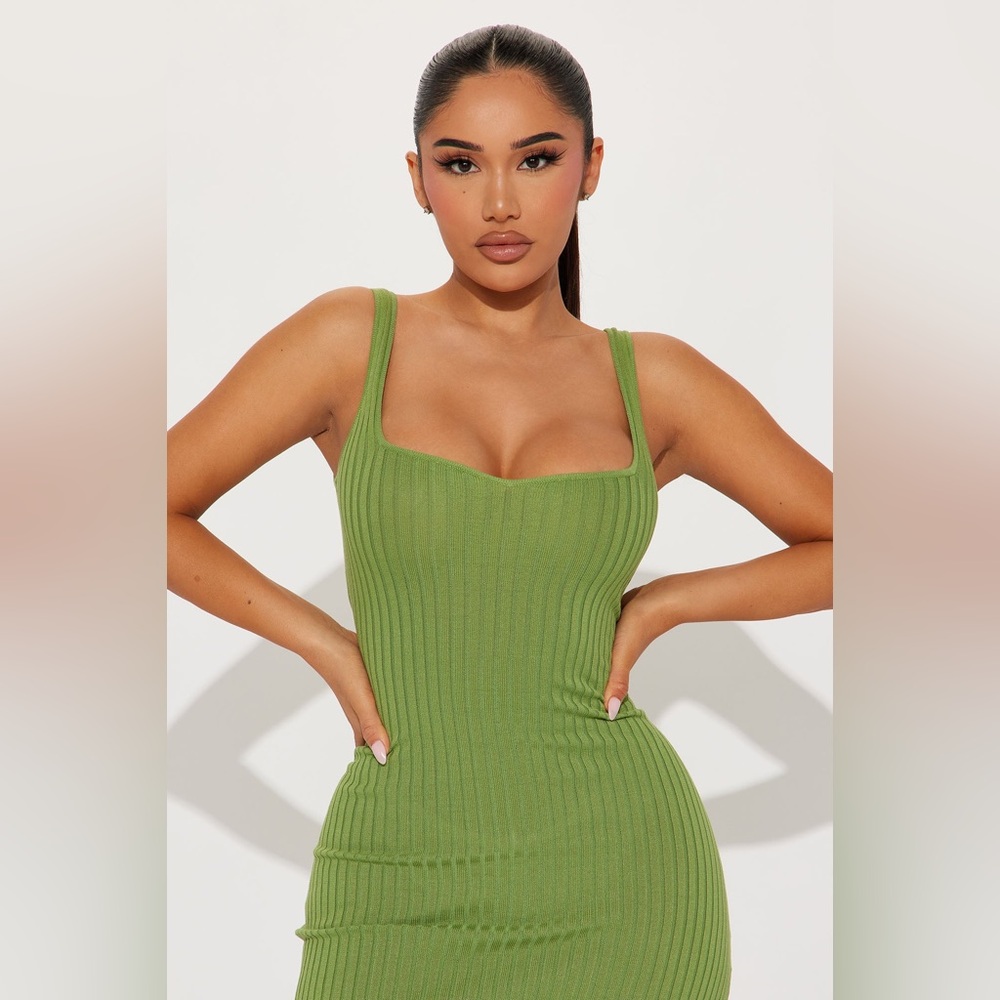 Fashion Nova Janelle Knit Midi Green‎ Dress - Picture 3 of 10